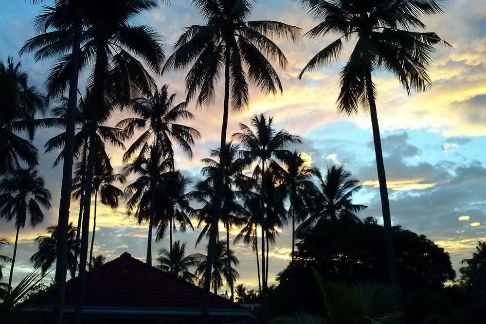 วิสเพอริ่งปาล์มไอส์แลนด์รีสอร์ท บาโคลอด ภายนอก รูปภาพ